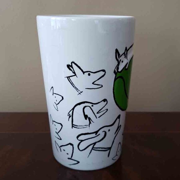 2015 Starbucks Ceramic Mug 16 oz White Green Black Dogs Tennis Ball Fetch - Picture 2 of 3
